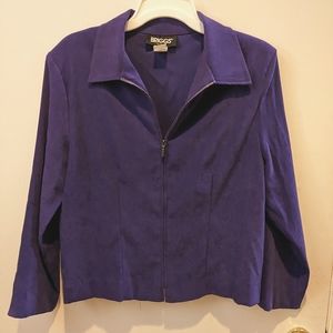 Deep purple jacket. Size 10P. Zipper down.